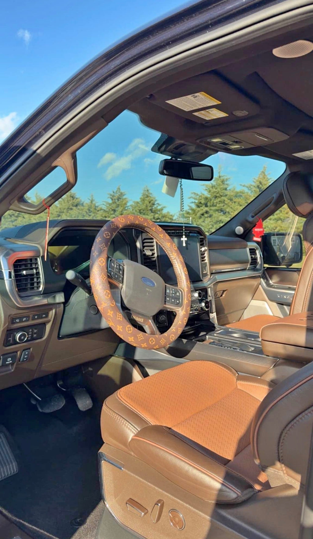LV Steering Wheel Cover